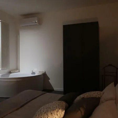 Romeo&juliet's Nest In Apartment *