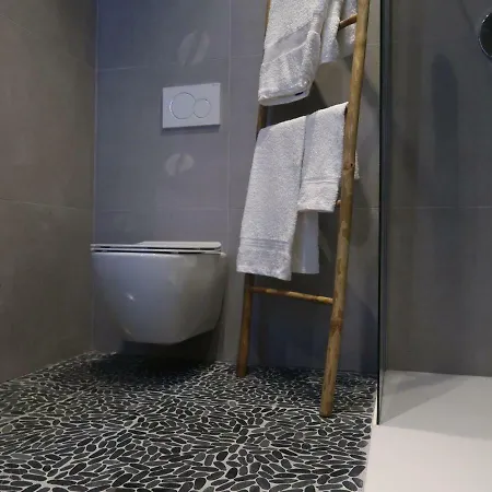 Апартаменты Romeo&juliet's Nest In